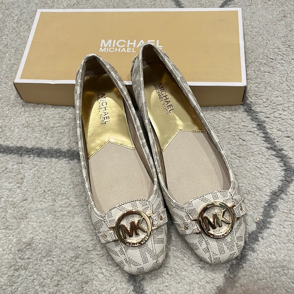Michael Kors Fulton Flats (White with Logo Prints | Size 8)